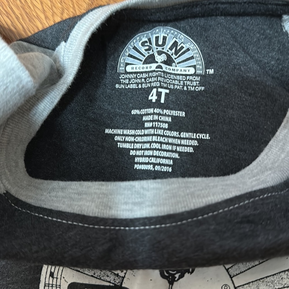 Sun Studios Johnny Cash Raglan Tee - Picture 3 of 3